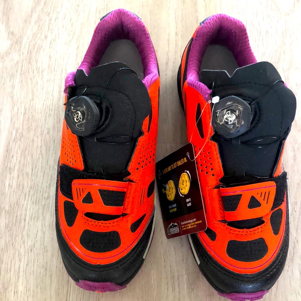 Pearl Izumi Boa Clip less Biking shoes size 5.5
